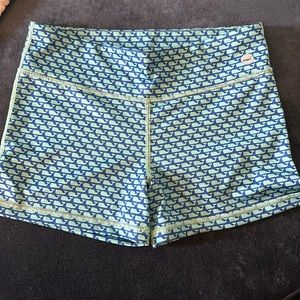 Girls Vineyard Vines Performance shorts Sz 14